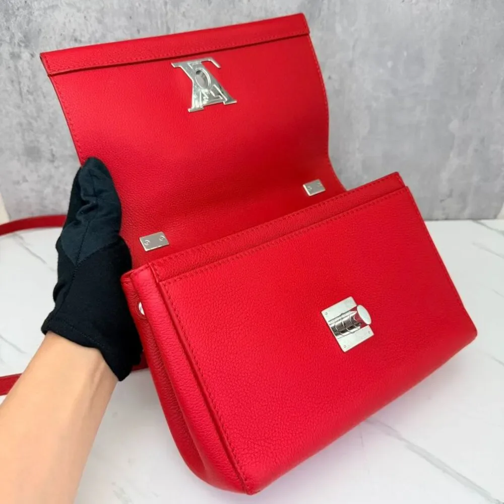 Louis Vuitton department provide easily